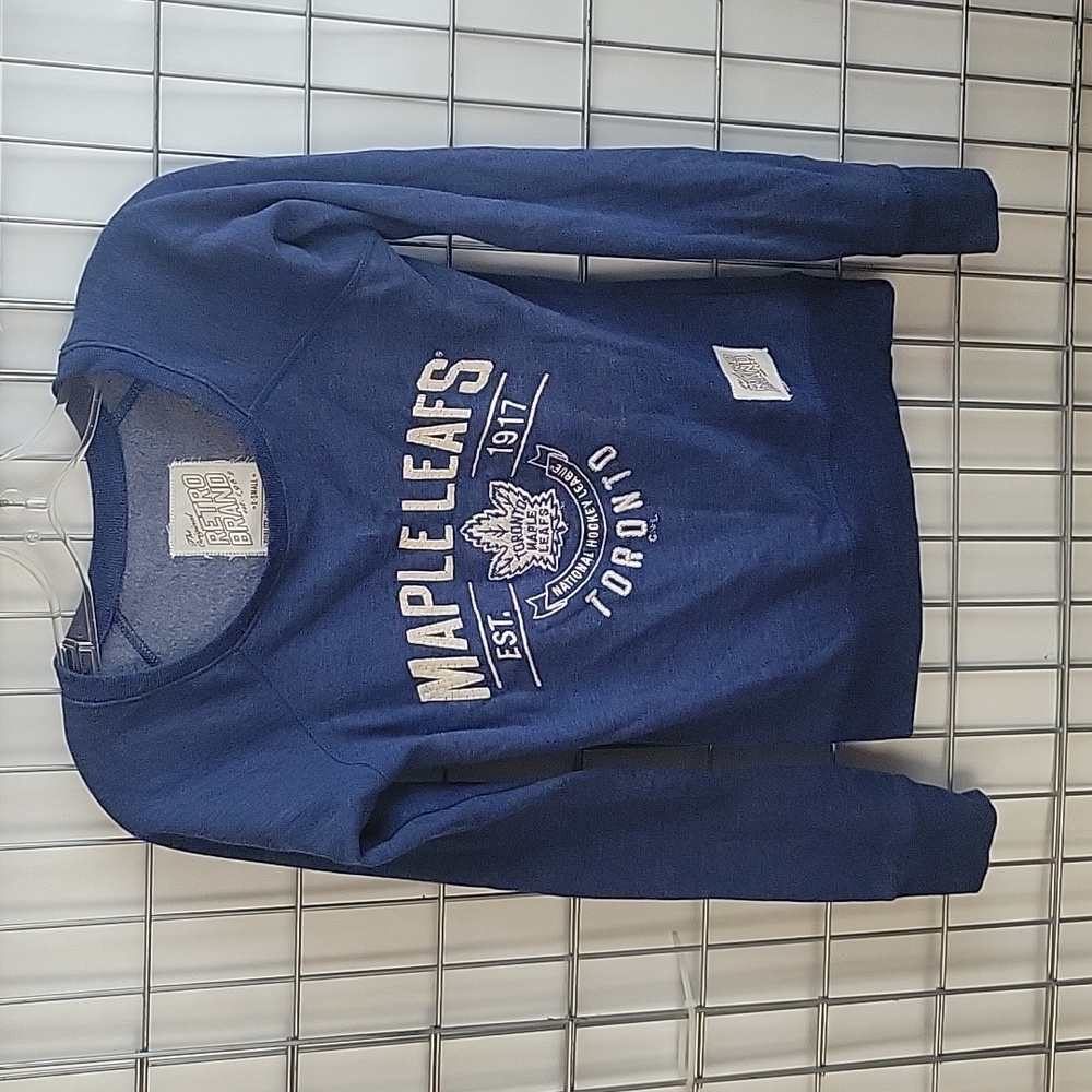 Toronto Maple Leafs The Original Retro Brand Boys or Girls Sweater Size XS Blue